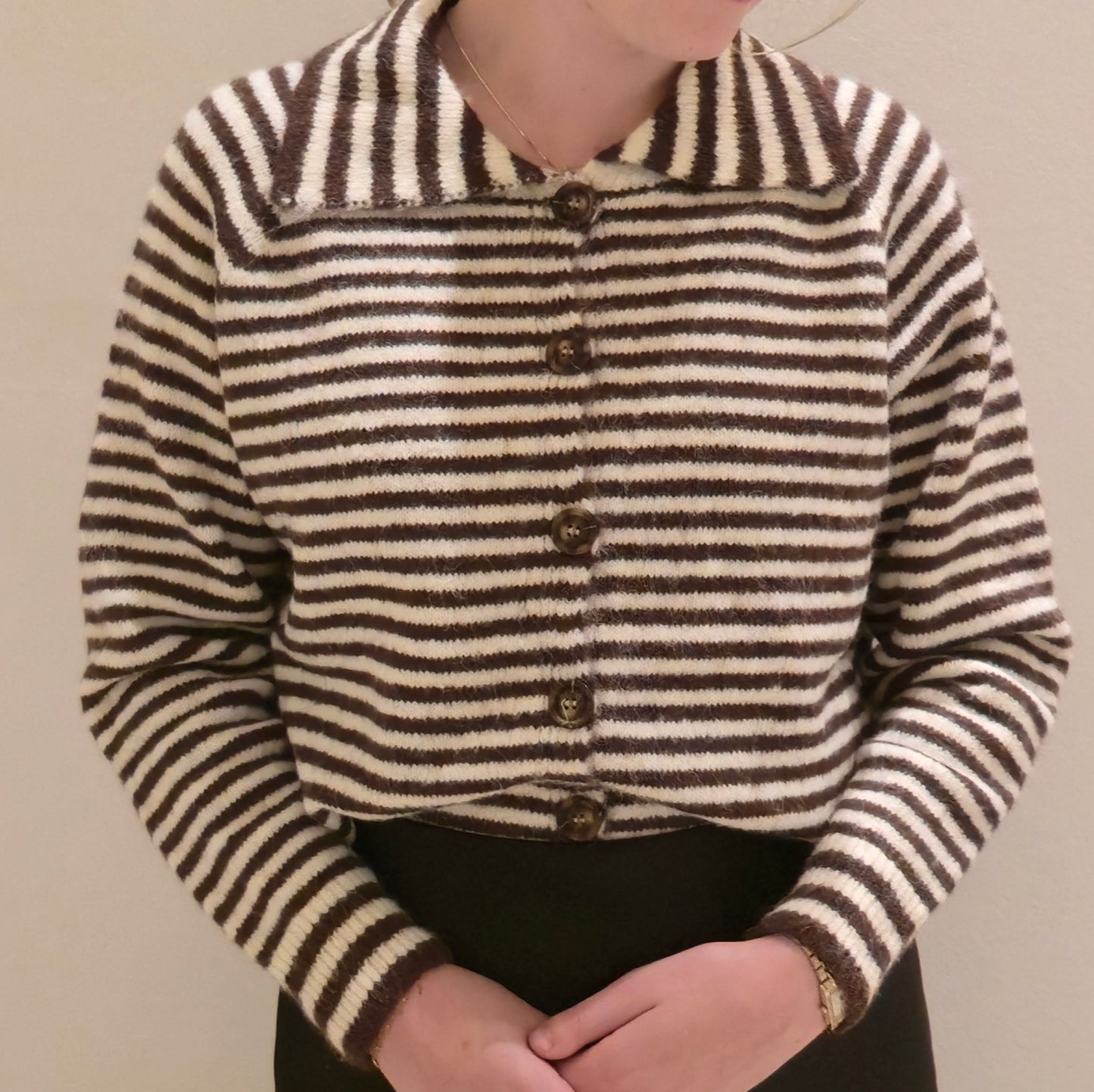 Streep sweater bruin