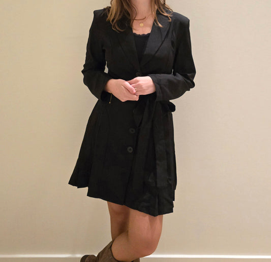 Zwarte blazerjurk strik