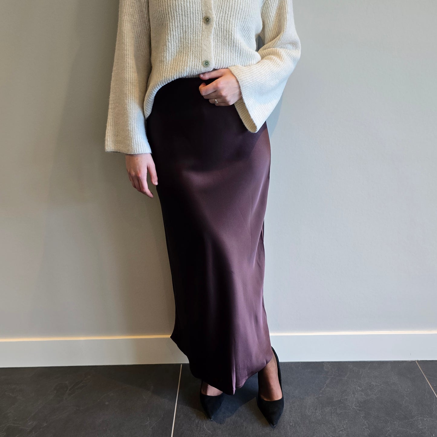 Heavy satin skirt plum