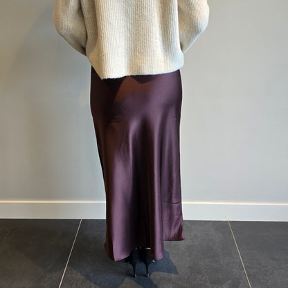 Heavy satin skirt plum