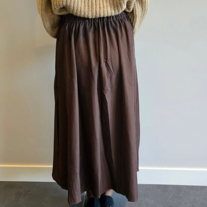 Lange rok bruin met plooien