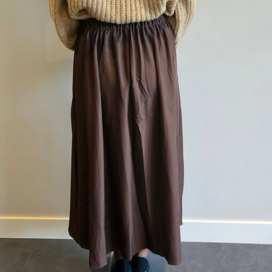 Lange rok bruin met plooien