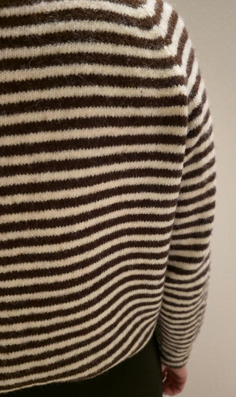 Streep sweater bruin