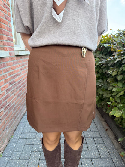 Rok bruin overslag knoop