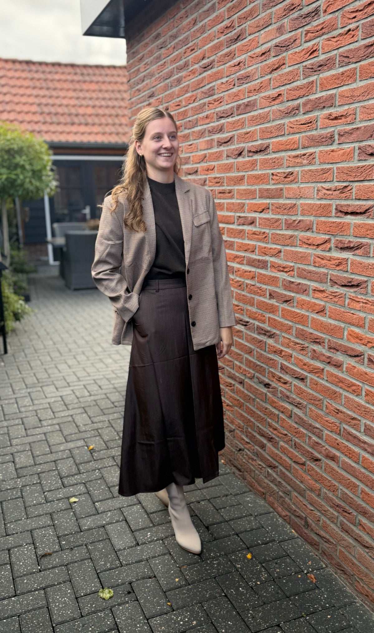 Lange plooirok bruin