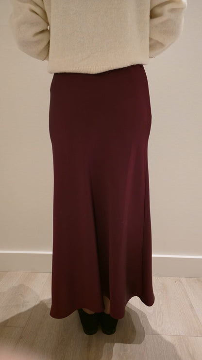 Heavy satin skirt bordeaux
